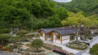 Hadong Hanok Pension the Better Day - موقف سيارات
