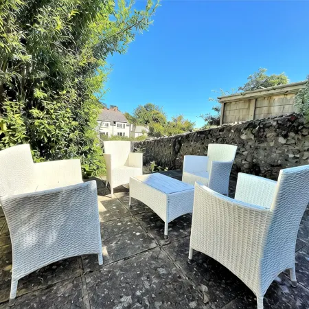 Sunbeam Cottage nestling in the heart of Branscombe village with a parking space Отели в г. Ситон