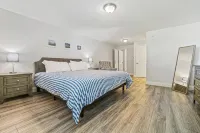 Lovely 1br Condo with indoor outdoor pool walkable to Perkins Cove and town!