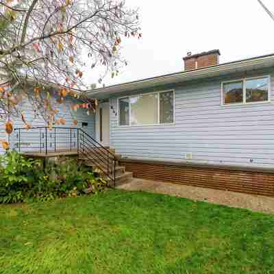 Modern 3-bedroom Rancher with AC and WiFi in Chilliwack Hotel Exterior