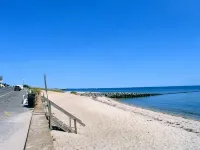 Spacious Waterview Condo - Steps To The Beach, Right Across The Street! - 4 tähden