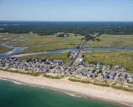 Mainsail Motel & Cottages