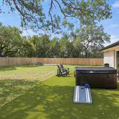 New SPA! Dwntwn DRIP Bluff St Cottage & Guest House! Walk to Food, Bars & Music! Hotel Exterior