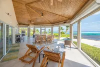 Peaceful Ocean Front Beach House in Bodden Town - Wifi