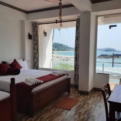 Coral Beach Hotel Отели рядом с достопримечательностью «Река Полватта»