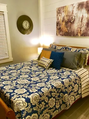 Beautiful Decorated Apartment located in the heart of Downtown Bardstown, KY - Boutique