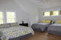 Family friendly home - Just a short walk to the beach! - 4-Star