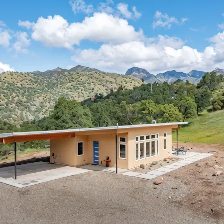 Happy Heart House: Elegant 2-bedroom house with stunning views close to the park