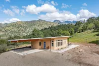Happy Heart House: Elegant 2-bedroom house with stunning views close to the park - 4-نجوم