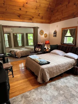 Godin's Get A Way,  Creekside cabin, Relax in Murphy, NC.  Close to everywhere! - Alppimaja