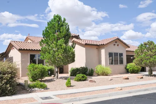 Albuquerque Home w/ Heated Pool & Hot Tub Near Balloon Fiesta - 5 estrellas