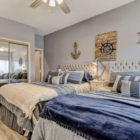 Dejablue Condo w/ pool on lake Texoma-Sleeps 8