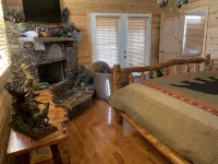 Ms Natalie Cabin on the Lake with Water Trampoline - Chalets