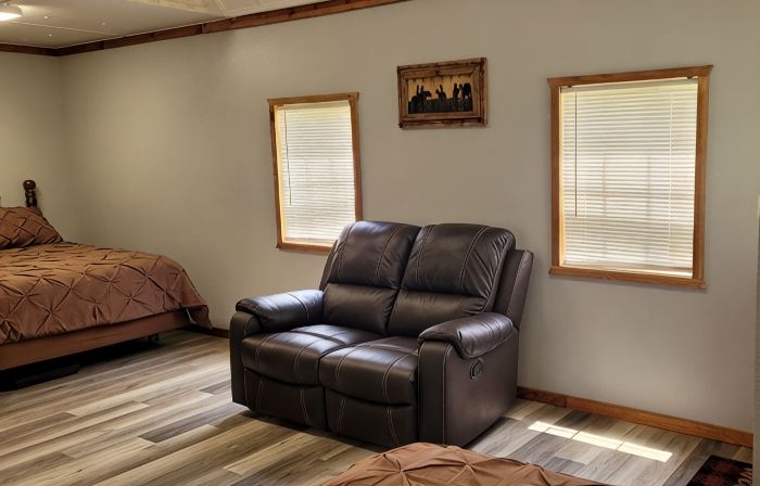 Cabin Sleeps 4 Just Minutes from Lake Sam Rayburn