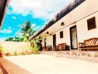 The Hangover Hostel - Hostales