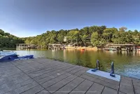 Lighthouse Retreat | 2Bed, 2 Bath | Quiet Cove | Boat Slip & Pool Access - Wifi