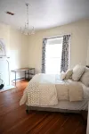4 Bedroom Memphis Historic Home and Summer In-ground Swimming Pool - مسبح خاص
