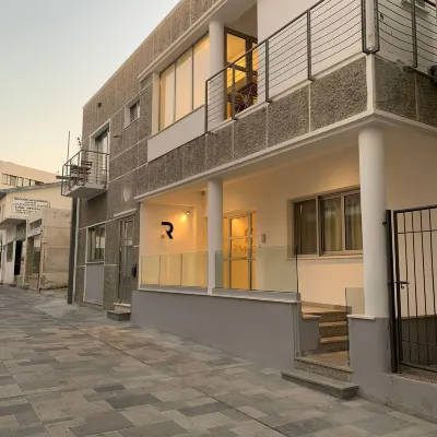 Eastmed Rooms Paphos シャニ・トウ・イブラヒム周辺のホテル