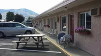 Swiss Sunset Inn - Motels