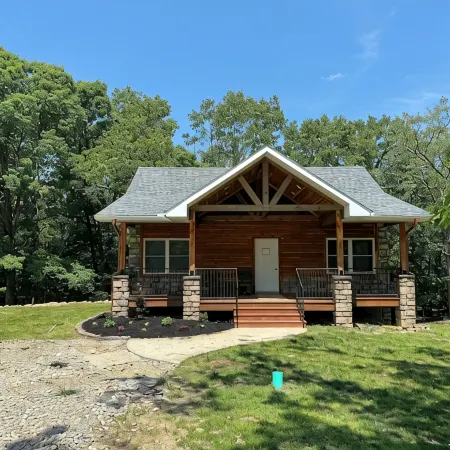 New cabin in Mountain Home 1 mile from Buzzard Roost Marina.