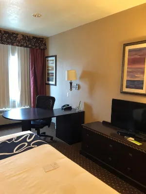 Americas Best Value Inn and Suites Gun Barrel City - Parking