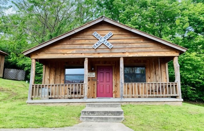 Sylamore Depot Cabin # 302