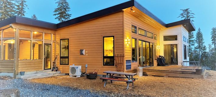 Modern Mountain View Getaway - 26 Acres Hotels in Klickitat County