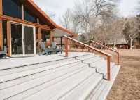 Missouri River Getaway- Riverfront - 4-Star