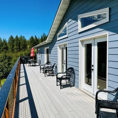 Northern Comfort ~ Private and Quiet ~  Lake and Mountain Views!