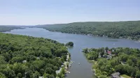 Entire 1 Bedroom Apartment in Lovely Family Vacation Lake House. Pets welcome! - Apartments