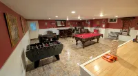 Large Mountain Lodge, Pet Friendly, w/ Hot Tub, and Sports Bar/Game Room. - balcony