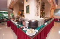 Daima Hotel Padang - Desayuno
