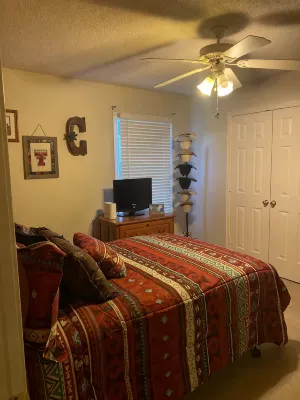 The Cow Palace! Beautiful 3/2 townhouse with a western flair! - อ่างจากุชชี่