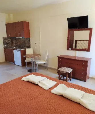 Toula's Apartments - Parkplatz