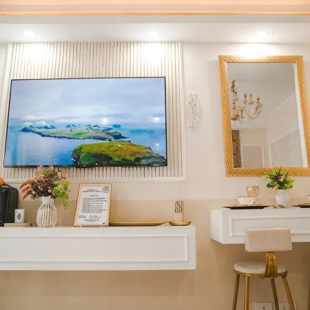 Stay near Mall of Asia, MOA Arena, SMX PICC & NAIA - Venus Suite