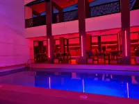 Hotel Batha - สระว่ายน้ำส่วนตัว
