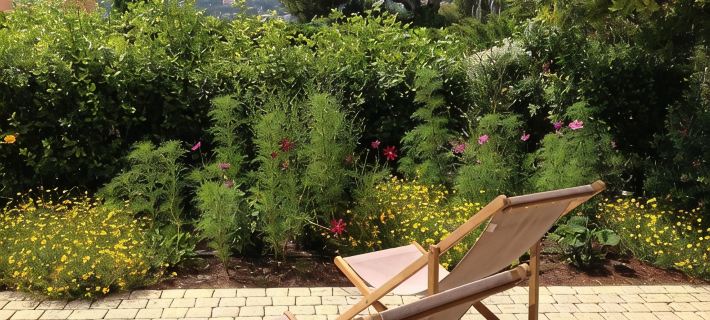 Bottom of independent 60m2 villa, 2 bedrooms, large terrace and golf ball Hotels in Cassis