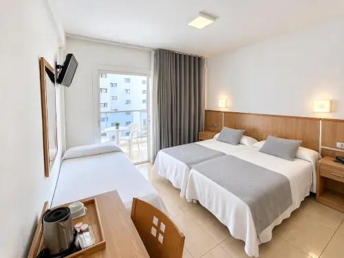 Hotel Perla - พร้อมระเบียง