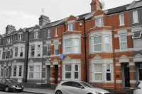 Oscar Lodge Hotels near Weston Favell Shopping Centre