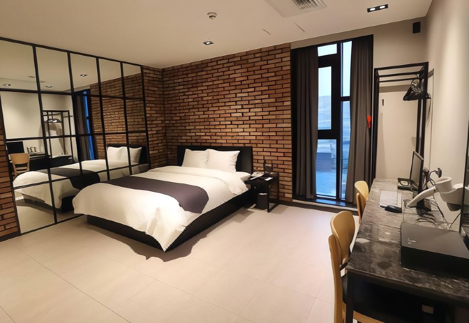 Dongducheon Hotel the Gray - Housity