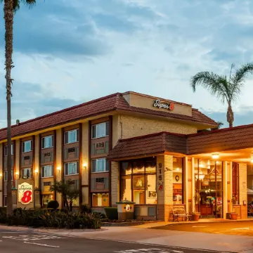 Super 8 by Wyndham Anaheim/Disneyland Drive