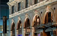 Paramount Hotel Times Square Hotels near Lower Manhattan