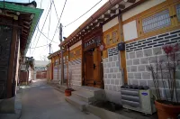 樓霞堂韓屋民宿 西村住宿飯店
