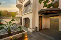 Icon Beach Suites Hotel Sovalye Island