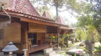 Omah Garengpoeng Guest House Hotel dekat UD.Eka Rizky