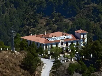 Cerro de Hijar Hotels in Alozaina
