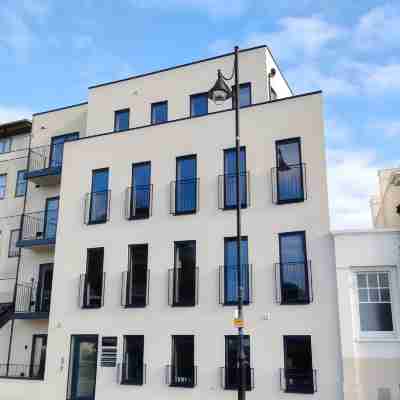 Staines Riverside by Charles Hope Hotel Exterior