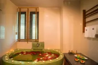 Weekender Resort - Gym