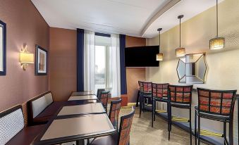 Days Inn by Wyndham Columbia Kentucky - Housity