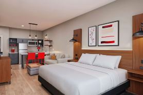 Hawthorn Extended Stay by Wyndham Wichita Airport